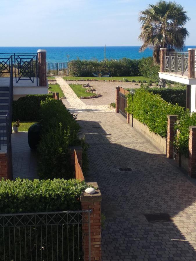 Вилла Mansarda Camelie Via Dei Normanni, 45 Кампофеличе-ди-Роччелла Экстерьер фото
