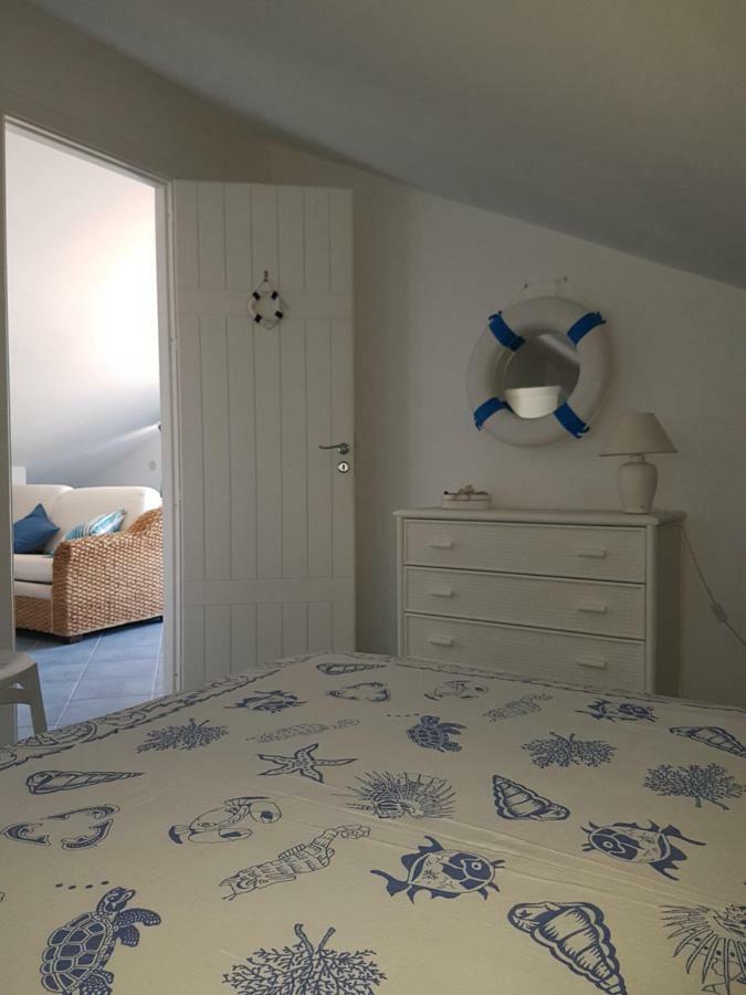 Вилла Mansarda Camelie Via Dei Normanni, 45 Кампофеличе-ди-Роччелла Экстерьер фото